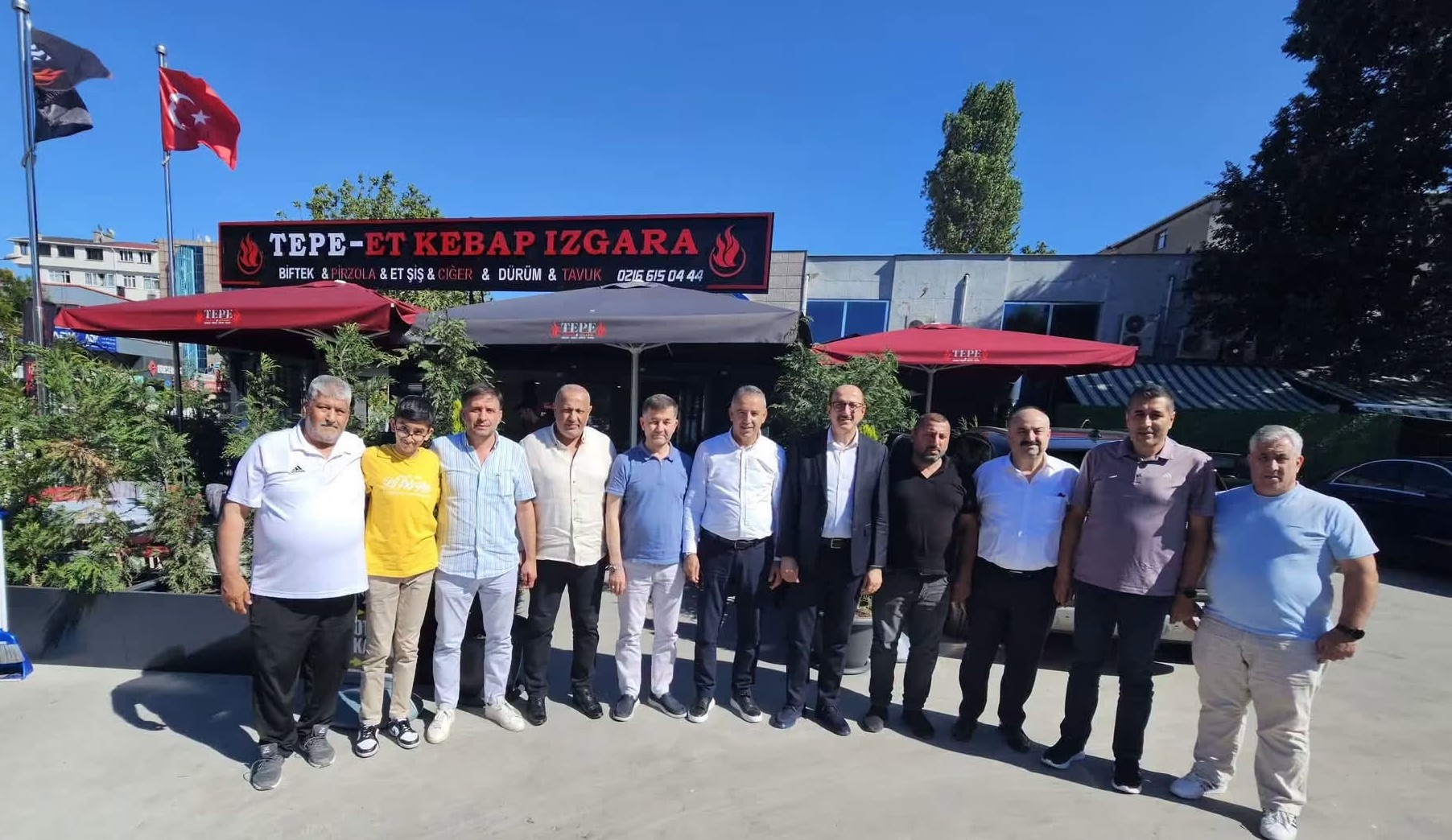 Mehmet Özdil’den Ümraniye Esnafına Güçlü Destek: Dev Heyetle Hayırlı Olsun Ziyareti!