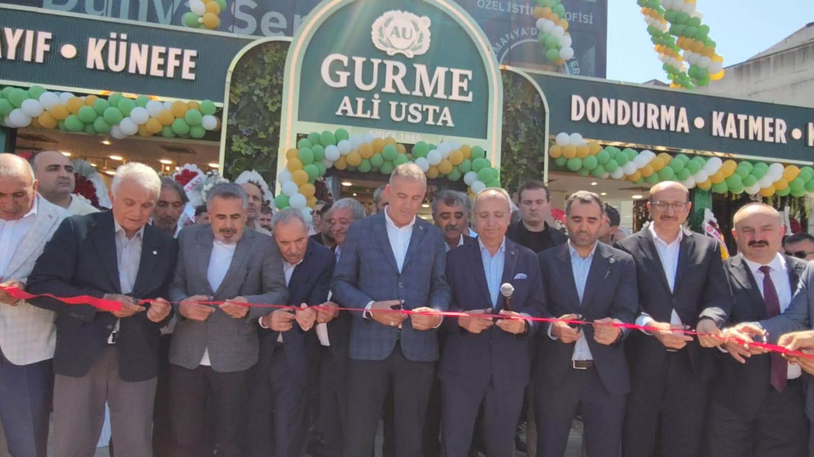 Ümraniye’de Esnafın Gücü Bir Kez Daha Kanıtlandı: Dev Açılışın Detayları Haberde!