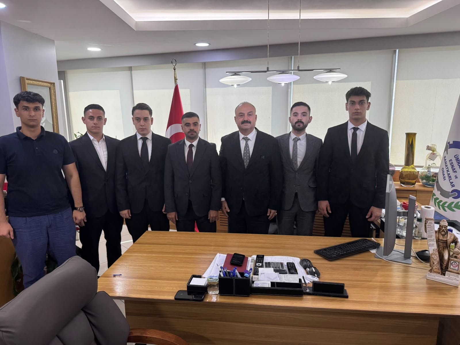 Ülkü Ocakları İlçe Başkanı Ömer Özer’den Mehmet Özdil’e Ziyaret: Ümraniye Esnafı İçin Dijital ve Ekonomik Adımlar Masada