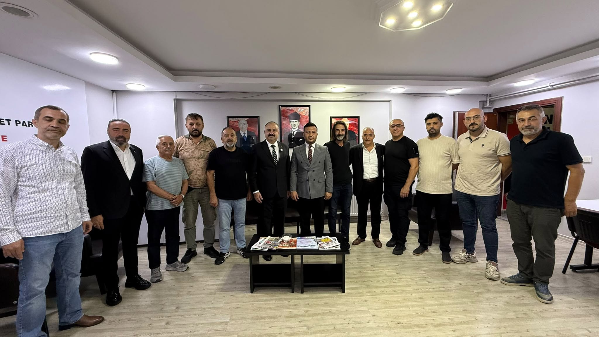 Mehmet Özdil’den MHP Ümraniye İlçe Başkanı Murat Ali Kılıçaslan’a Tebrik Ziyareti